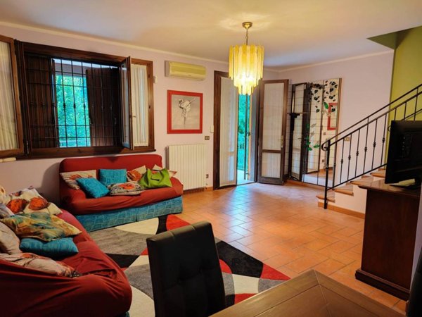 casa indipendente in vendita a Castelvetro di Modena