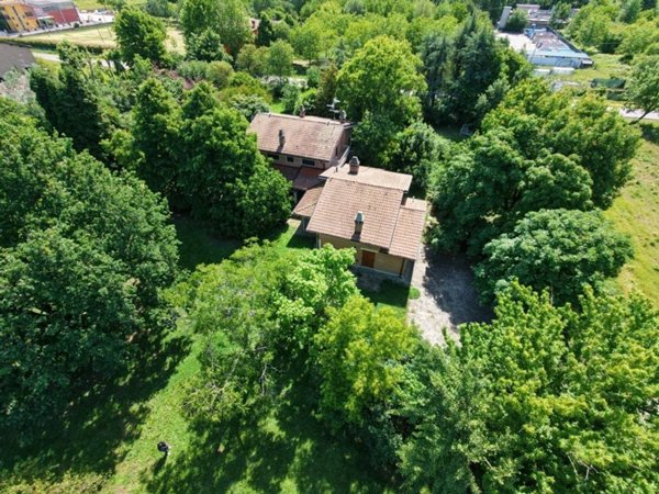 casa indipendente in vendita a Castelvetro di Modena
