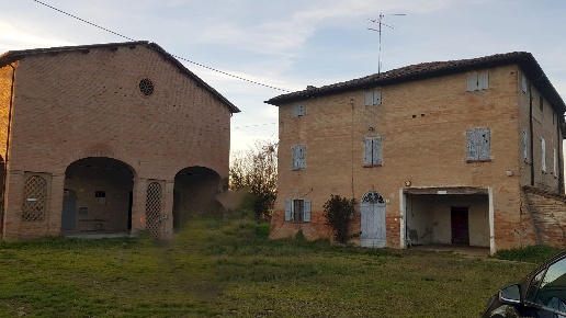 casale in vendita a Castelvetro di Modena