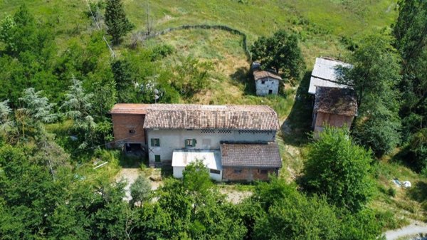 casa indipendente in vendita a Castelvetro di Modena in zona Levizzano Rangone