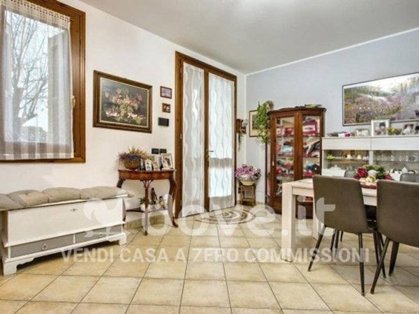 casa indipendente in vendita a Castelvetro di Modena in zona Solignano Nuovo