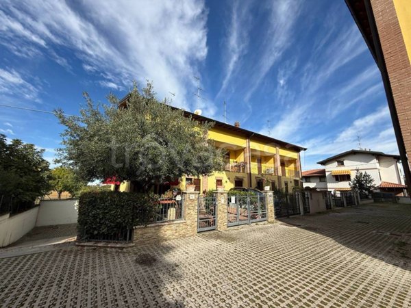 casa indipendente in vendita a Castelvetro di Modena in zona Solignano Nuovo