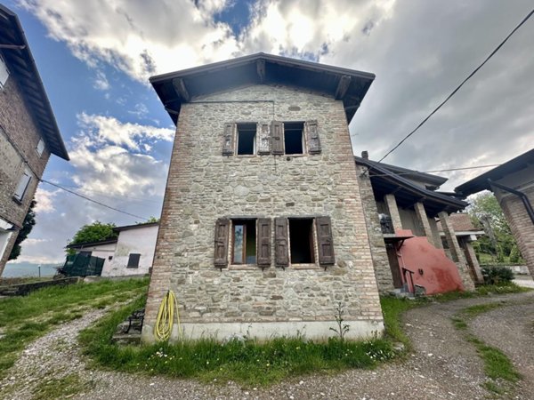 appartamento in vendita a Castelvetro di Modena in zona Levizzano Rangone