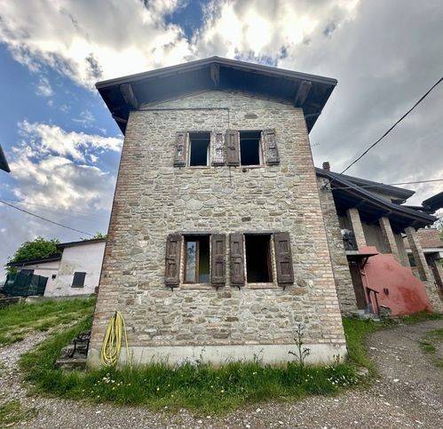 appartamento in vendita a Castelvetro di Modena in zona Levizzano Rangone