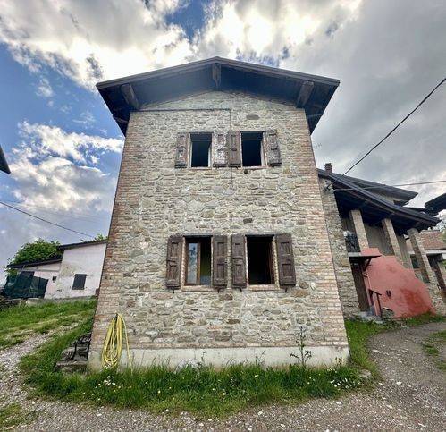 appartamento in vendita a Castelvetro di Modena in zona Levizzano Rangone