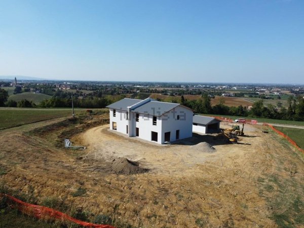 casa indipendente in vendita a Castelvetro di Modena
