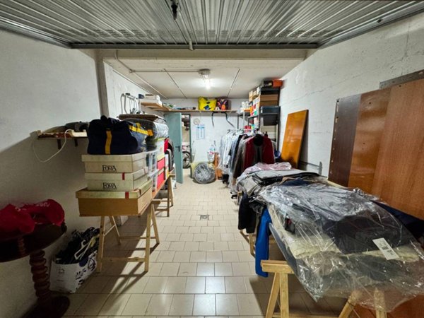 ufficio in vendita a Castelvetro di Modena in zona Settecani