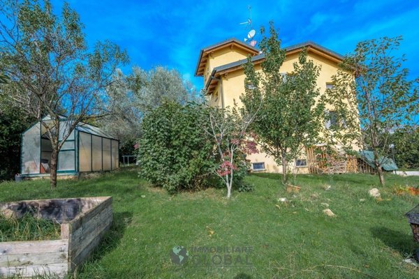 casa indipendente in vendita a Castelvetro di Modena