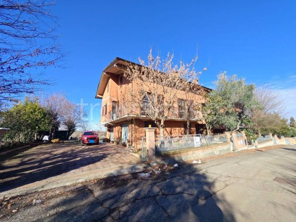 casa indipendente in vendita a Castelvetro di Modena in zona Levizzano Rangone