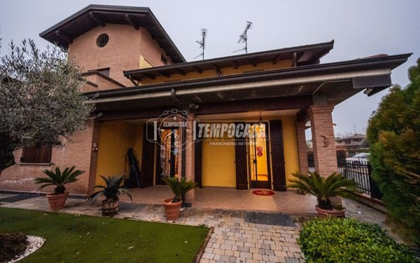 casa indipendente in vendita a Castelvetro di Modena