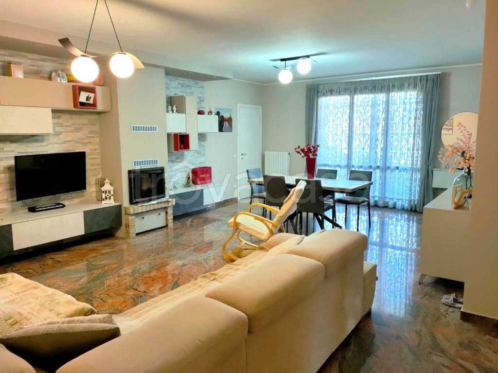 appartamento in vendita a Castelvetro di Modena in zona Settecani