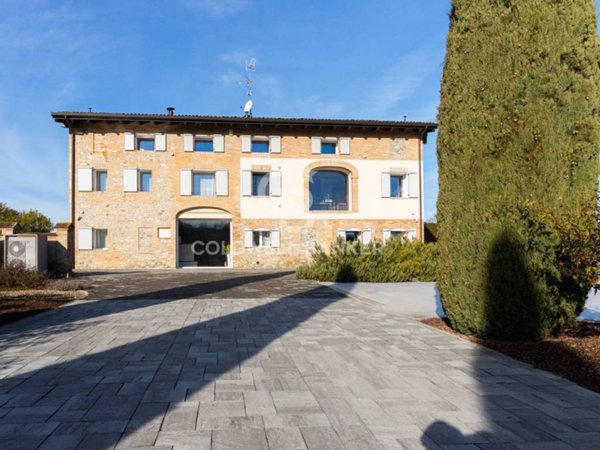 casa indipendente in vendita a Castelvetro di Modena in zona Ca' di Sola