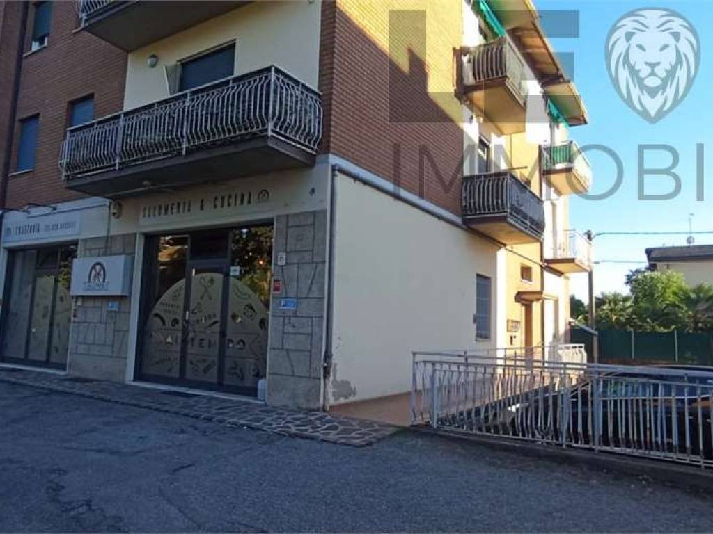 negozio in vendita a Castelvetro di Modena in zona Ca' di Sola