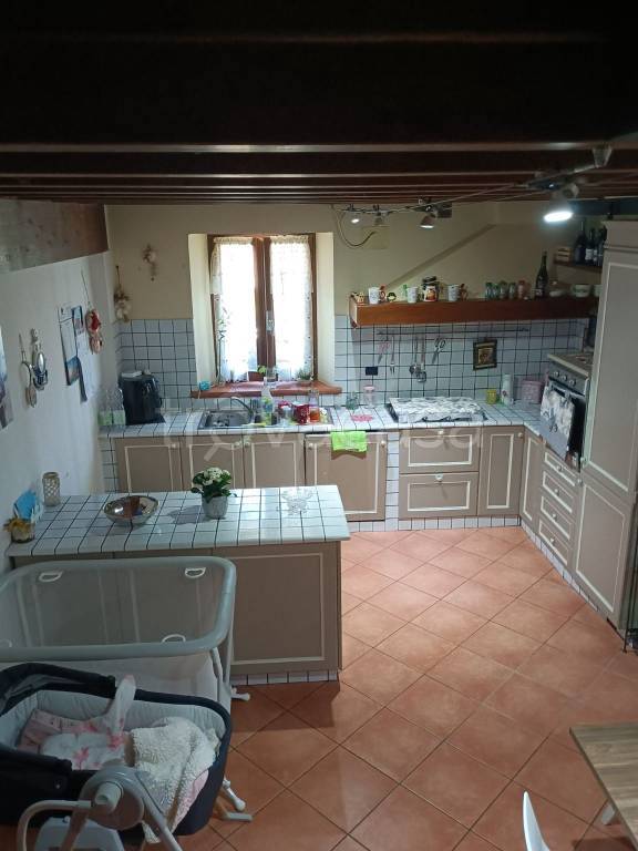 casa indipendente in vendita a Castelvetro di Modena in zona Settecani
