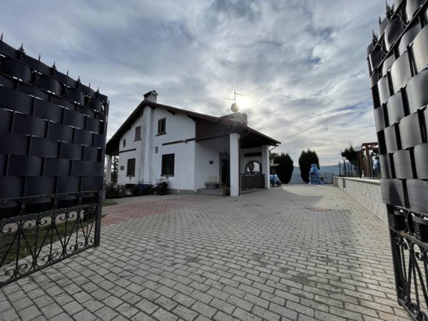casa indipendente in vendita a Castelvetro di Modena in zona Levizzano Rangone
