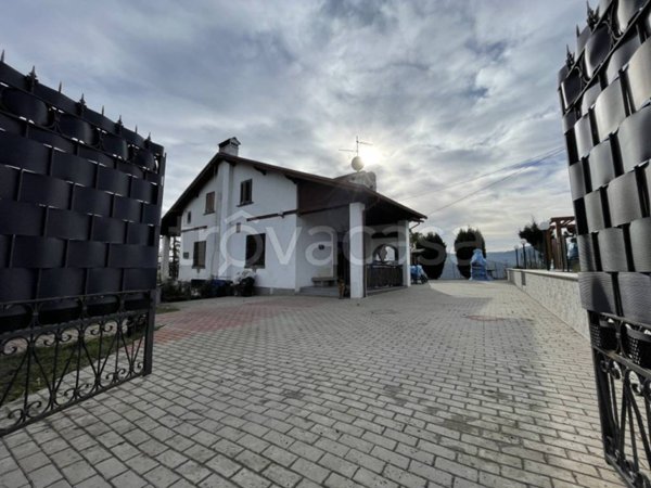 casa indipendente in vendita a Castelvetro di Modena in zona Levizzano Rangone