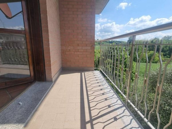 appartamento in vendita a Castelvetro di Modena in zona Solignano Nuovo