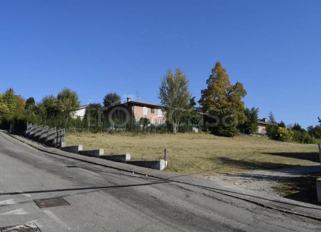 terreno edificabile in vendita a Castelvetro di Modena