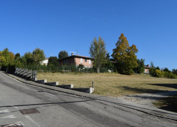 terreno edificabile in vendita a Castelvetro di Modena