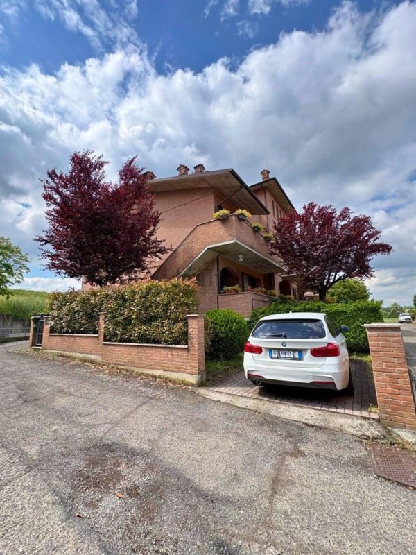 appartamento in vendita a Castelvetro di Modena in zona Ca' di Sola