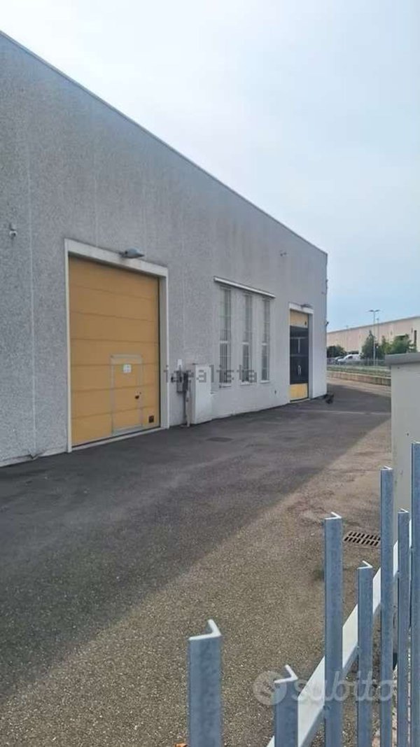 capannone in vendita a Castelvetro di Modena in zona Solignano Nuovo