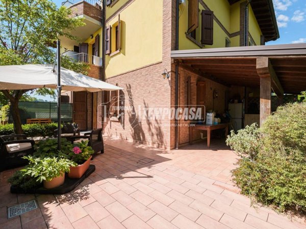 casa indipendente in vendita a Castelvetro di Modena in zona Solignano Nuovo