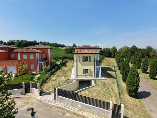 casa indipendente in vendita a Castelvetro di Modena