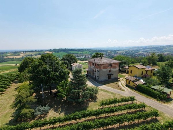 casa indipendente in vendita a Castelvetro di Modena