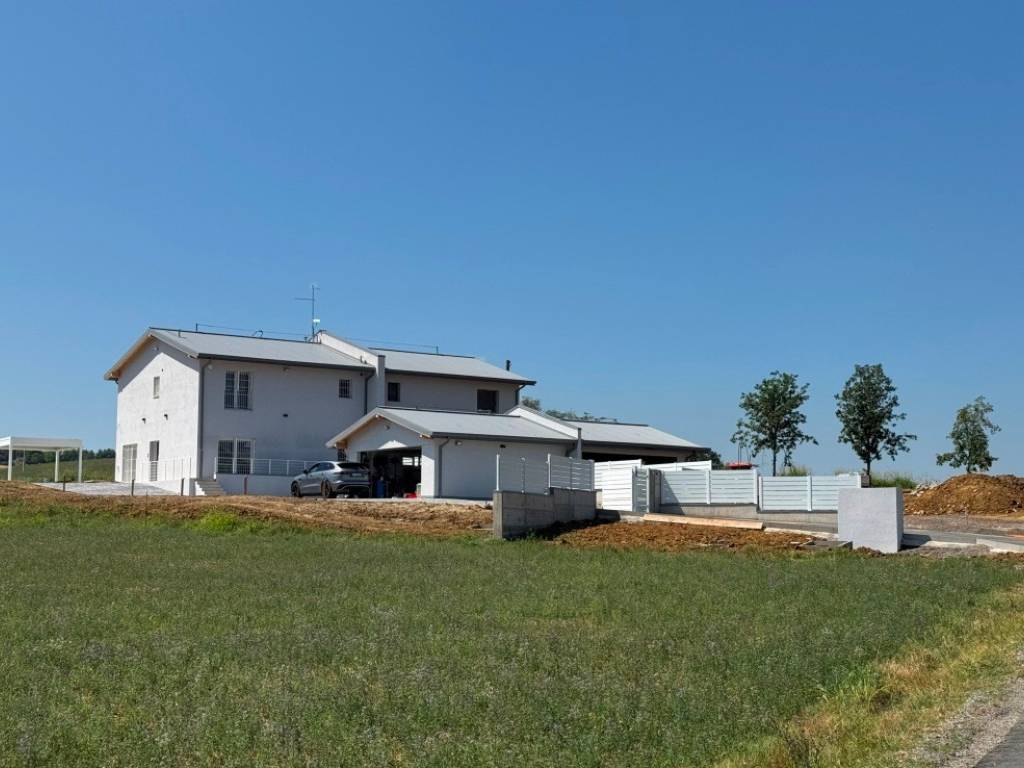 casa indipendente in vendita a Castelvetro di Modena