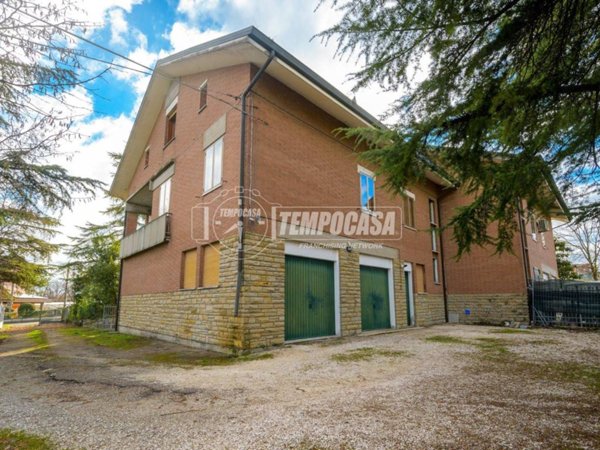 casa indipendente in vendita a Castelvetro di Modena in zona Levizzano Rangone