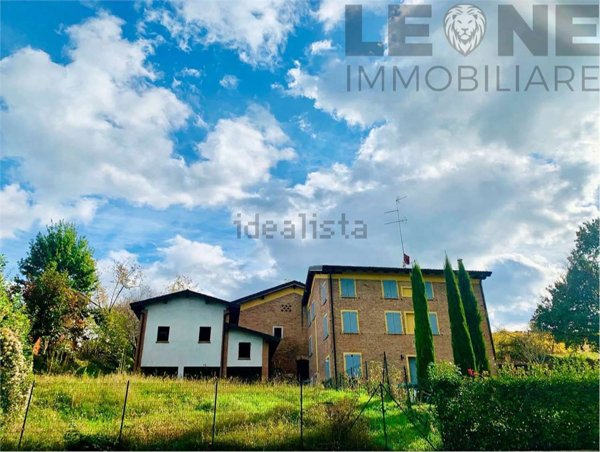 casa indipendente in vendita a Castelvetro di Modena in zona Levizzano Rangone