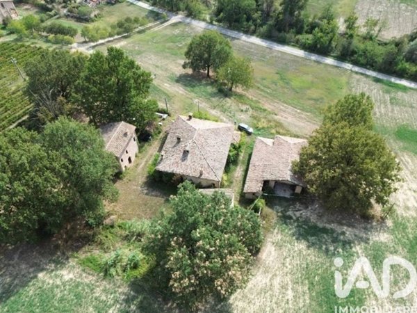 casa indipendente in vendita a Castelvetro di Modena in zona Levizzano Rangone