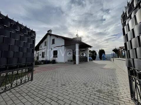 casa indipendente a Castelvetro di Modena in zona Madonna di Puianello