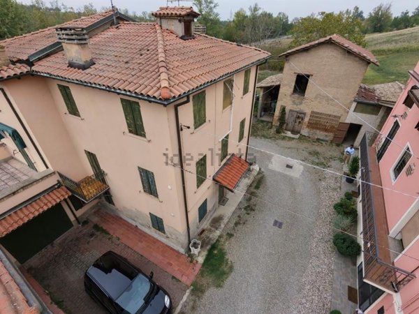 casa indipendente in vendita a Castelvetro di Modena