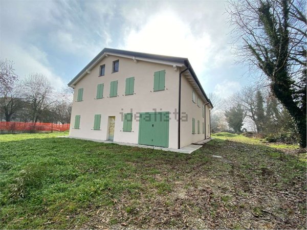 casa indipendente in vendita a Cavezzo in zona Motta