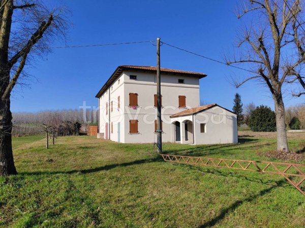 casa indipendente in vendita a Cavezzo