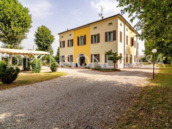 casa indipendente in vendita a Cavezzo