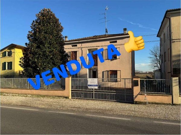 casa indipendente in vendita a Cavezzo