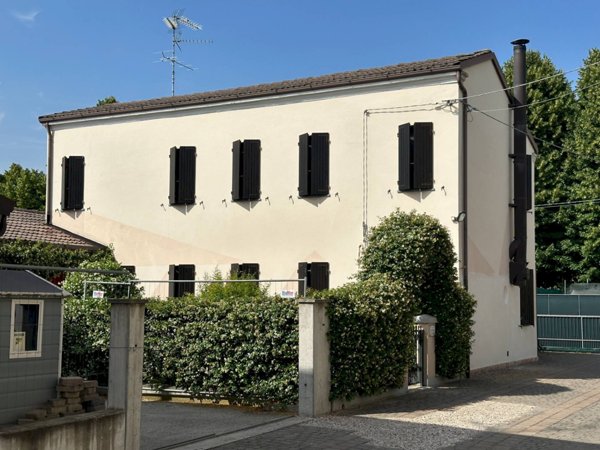 casa indipendente in vendita a Cavezzo