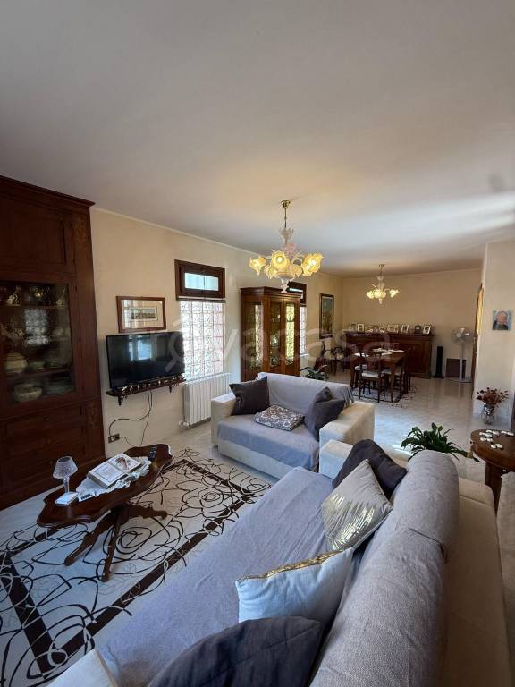 casa indipendente in vendita a Cavezzo