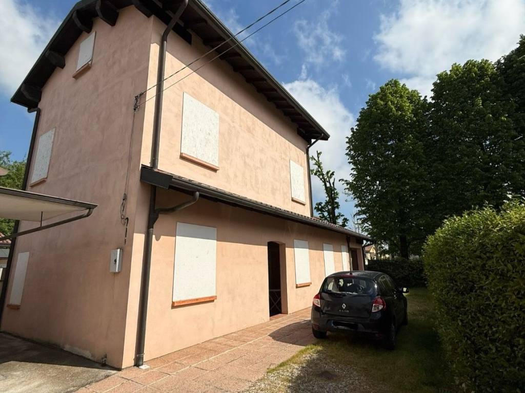 casa indipendente in vendita a Cavezzo