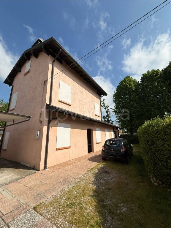 casa indipendente in vendita a Cavezzo