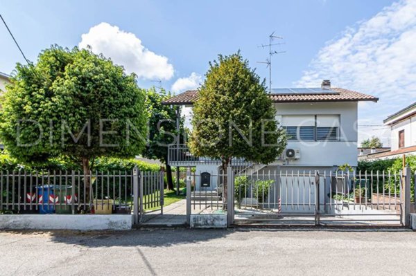 casa indipendente in vendita a Cavezzo