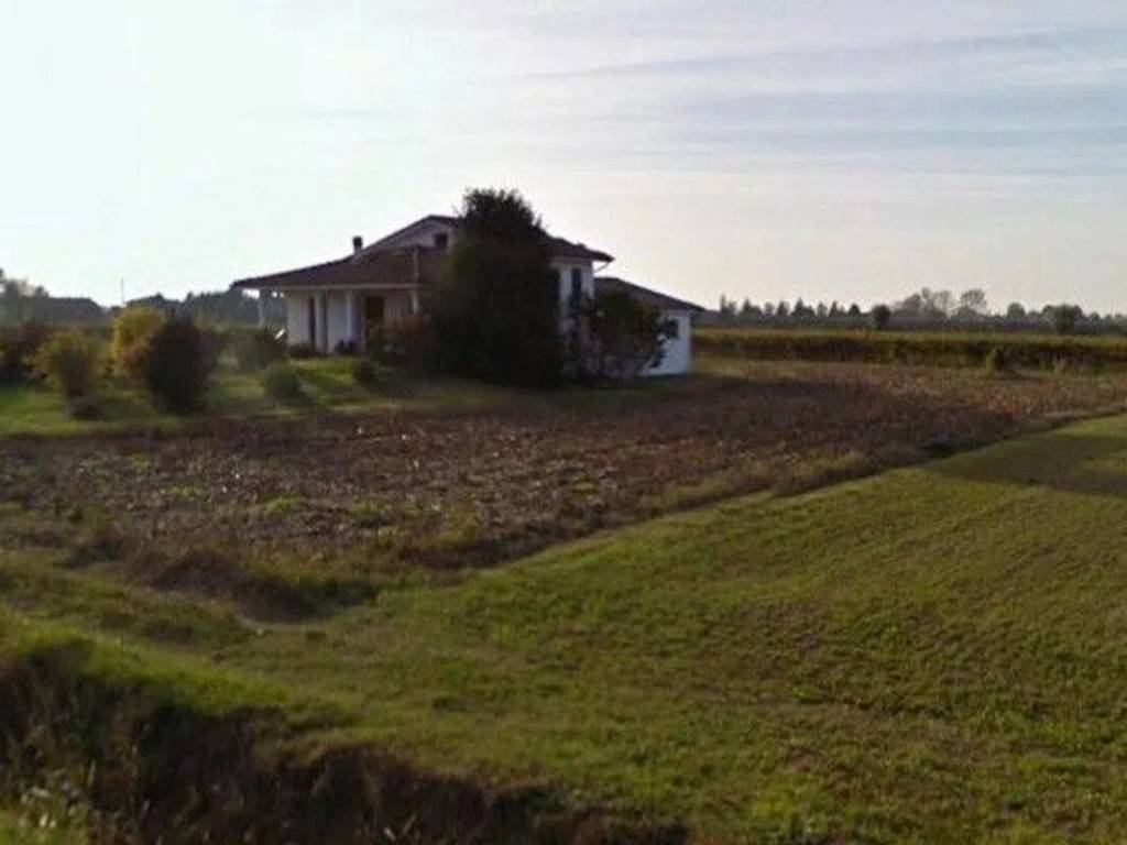 casa indipendente in vendita a Cavezzo