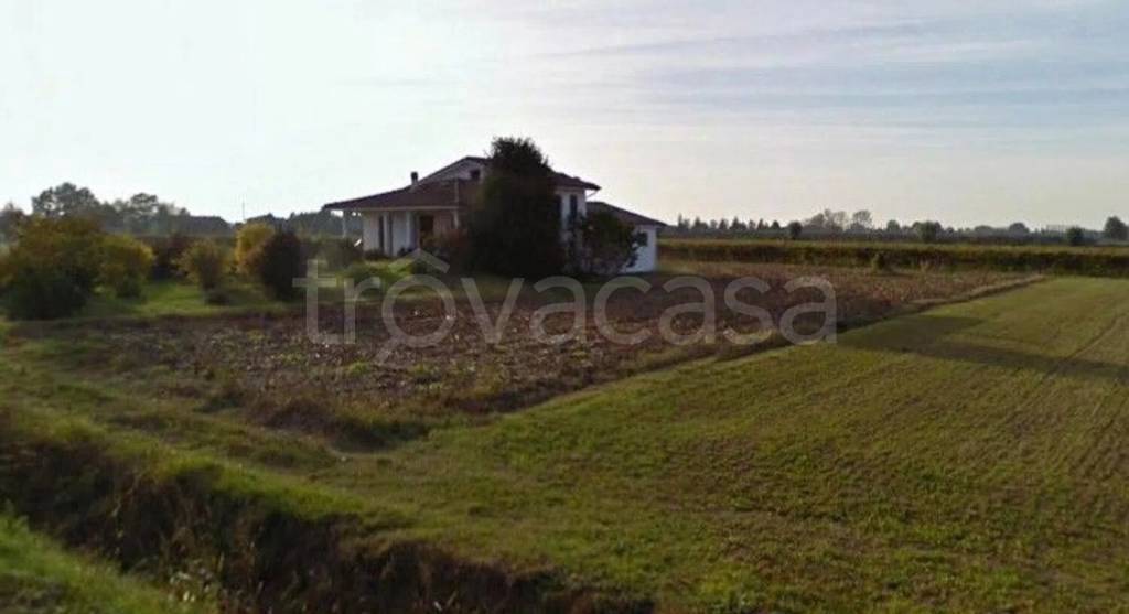 casa indipendente in vendita a Cavezzo