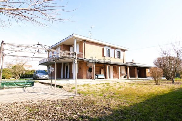 casa indipendente in vendita a Cavezzo in zona Motta