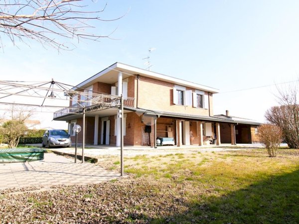 casa indipendente in vendita a Cavezzo in zona Motta