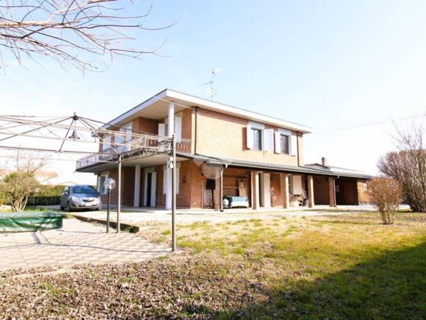 casa indipendente in vendita a Cavezzo in zona Motta