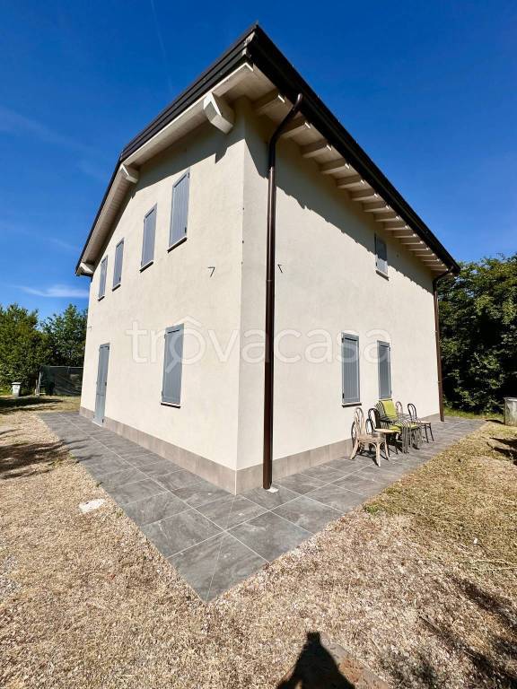 casa indipendente in vendita a Cavezzo