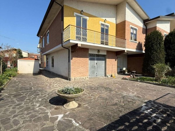 casa indipendente in vendita a Cavezzo